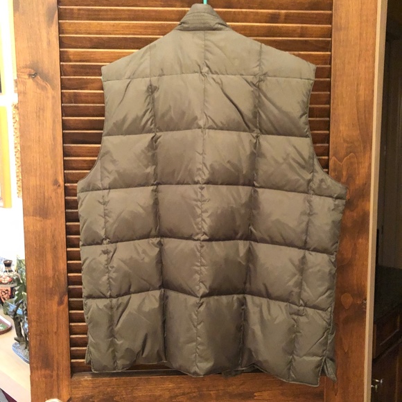 Banana Republic Winter Vest - Picture 2 of 2